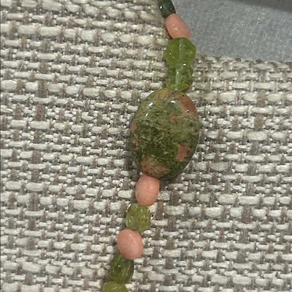 Sponge coral, Unaikite, Peridot, Angel Skin Coral & strawberry qrtz necklace - Picture 5 of 8